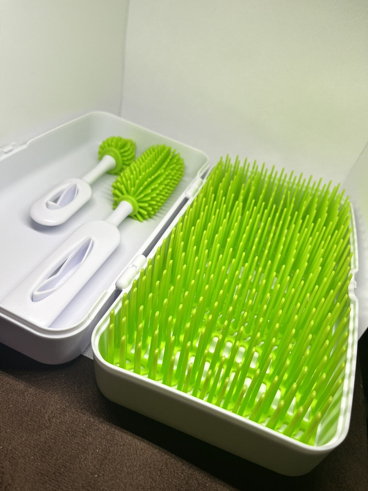 Premium Travel Green Baby Bottle Drying Rack & Cleaning Brushes ~ in Travel Case